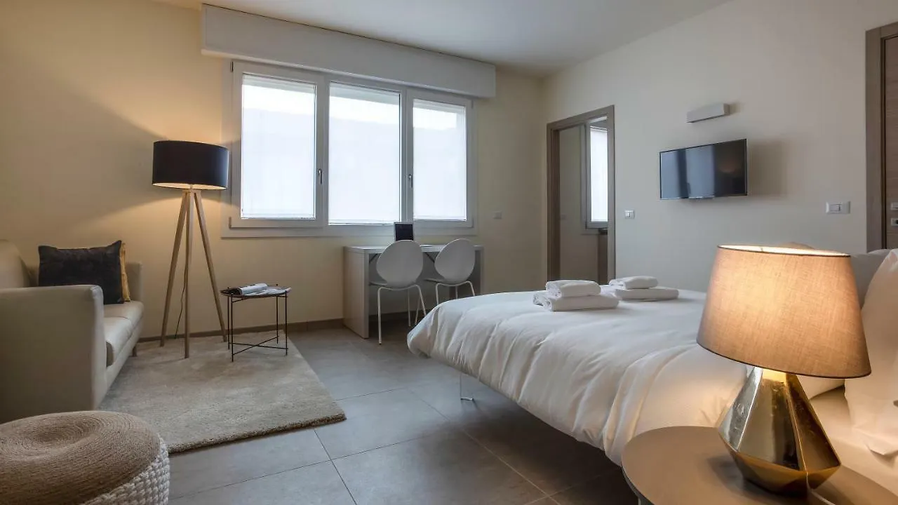 Erïk Langer Pedrocchi Suites Padua 0*,