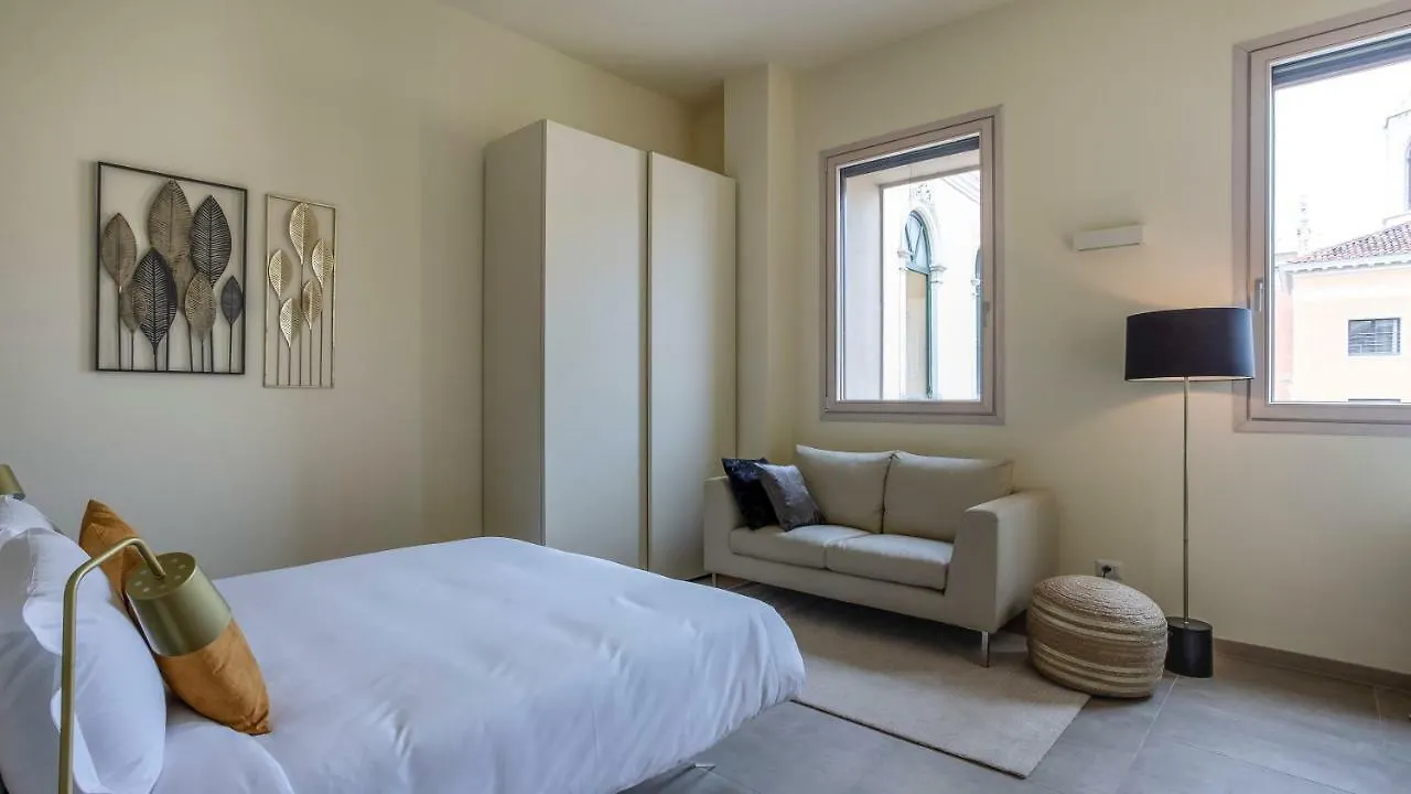 Apartment Erïk Langer Pedrocchi Suites Padua