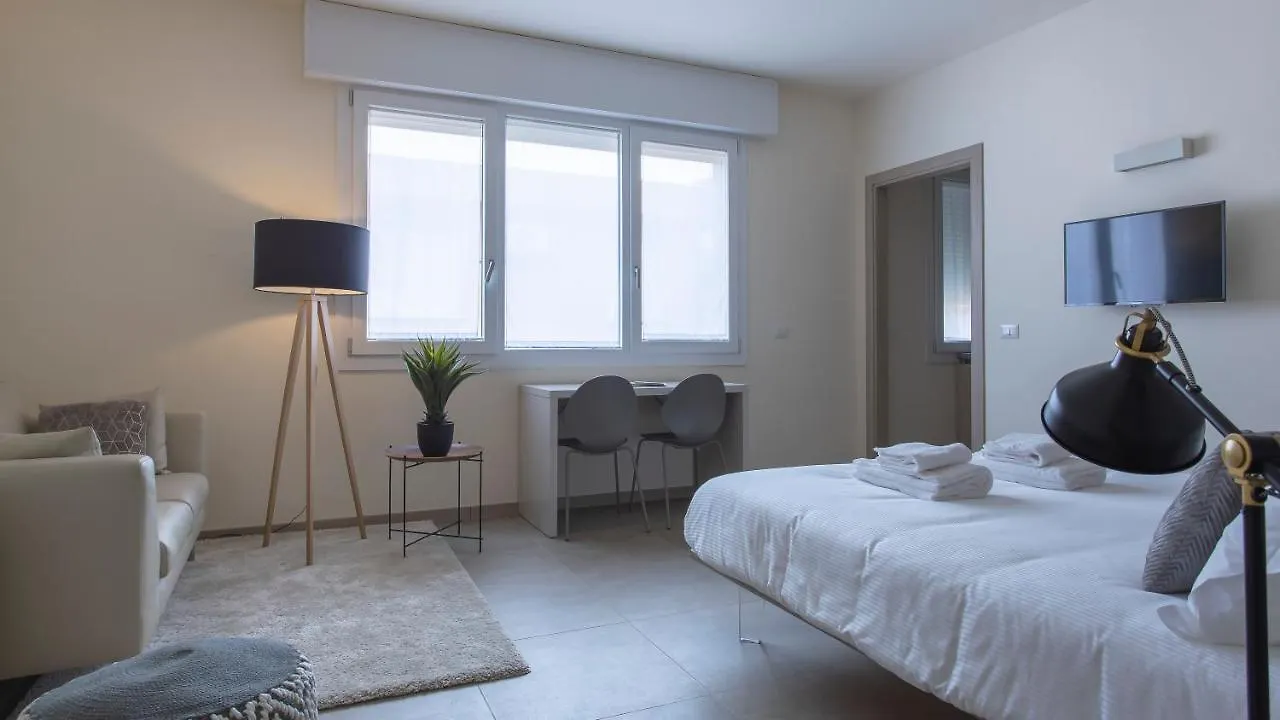 Apartment Erïk Langer Pedrocchi Suites Padua